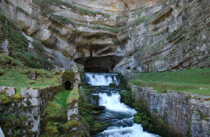 Photo du bassin de la Loue dans le massif du Jura