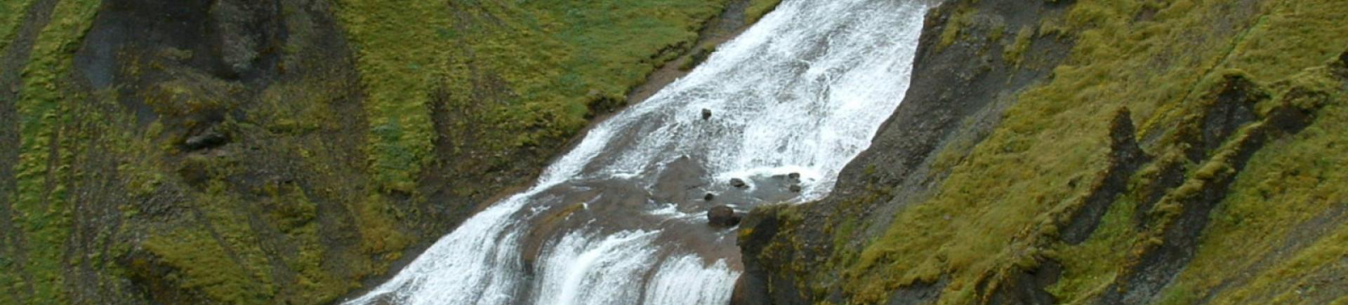 Cascade à proximité d'Hekla