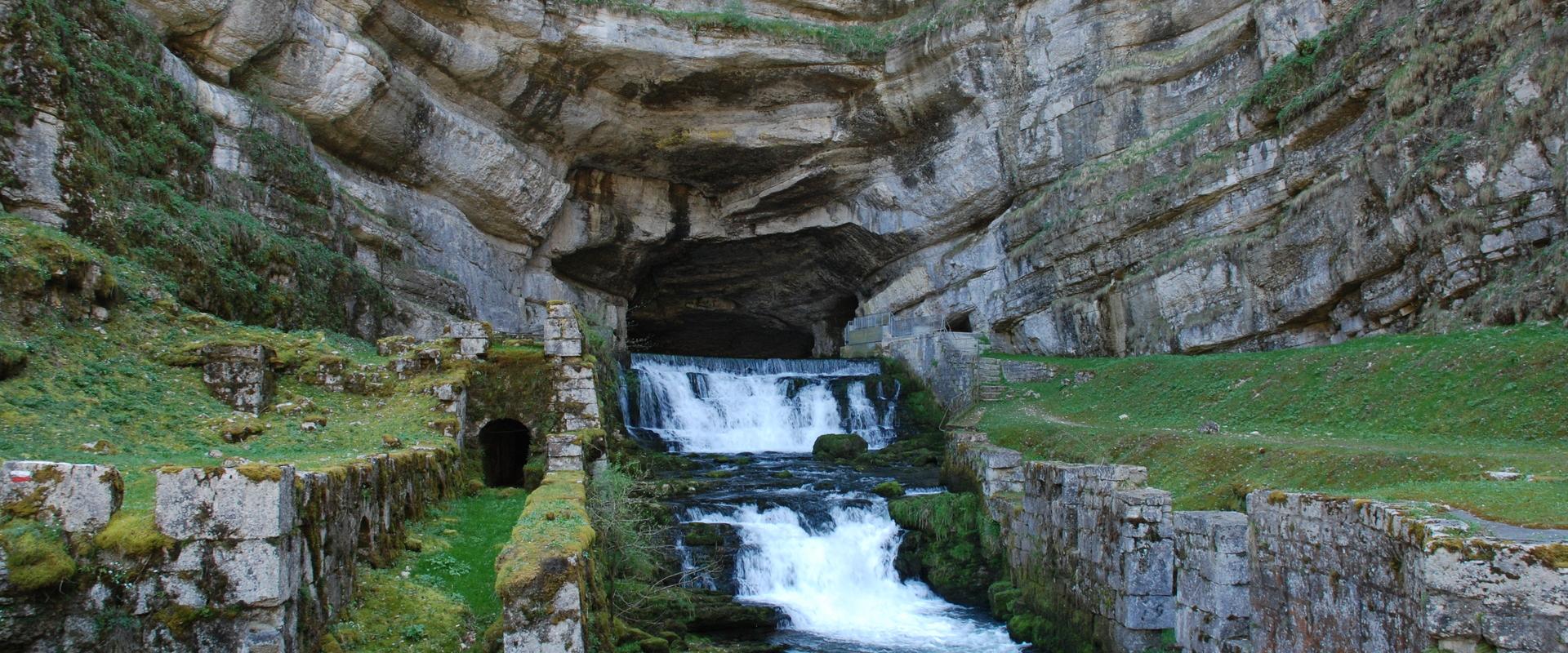 Photo du bassin de la Loue dans le massif du Jura