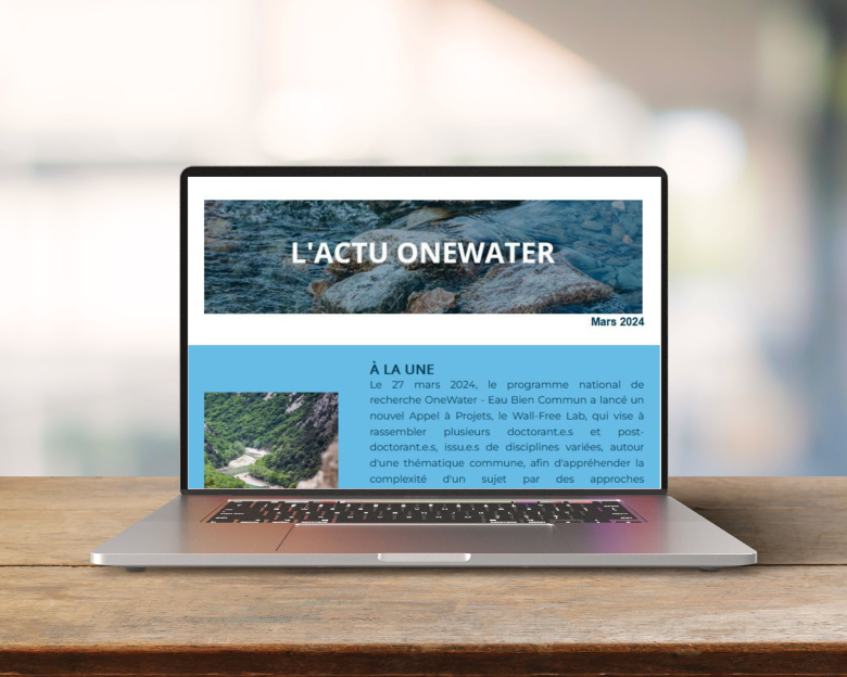 Photo d'un ordinateur sur lequel s'affiche la newsletter OneWater - Eau Bien Commun